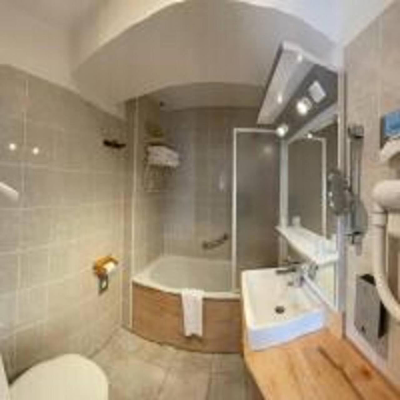 Hotel De Bourgogne Сольё Экстерьер фото