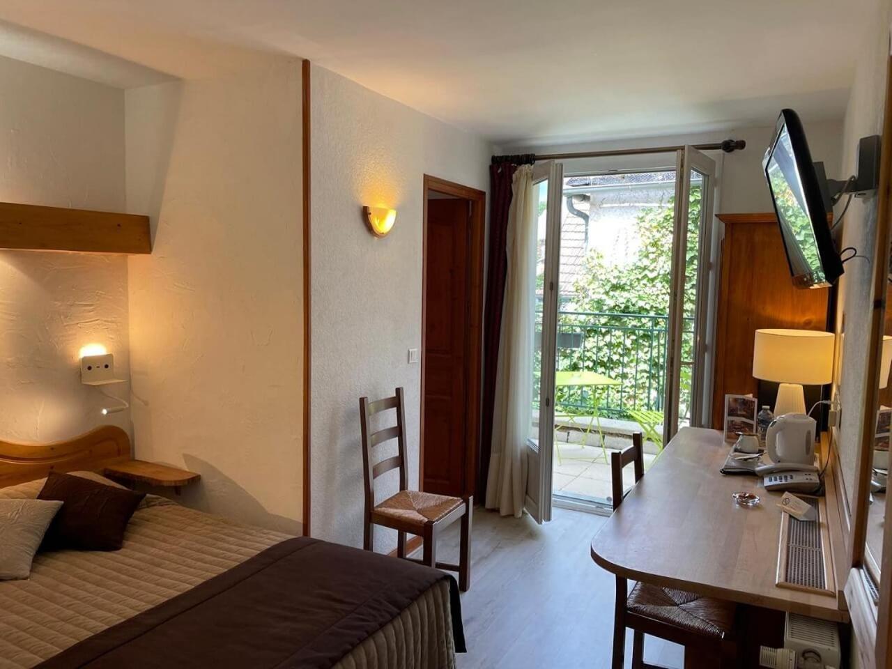 Hotel De Bourgogne Сольё Экстерьер фото